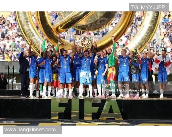 全球足球奖杯全景展示及其背后的传奇故事解析