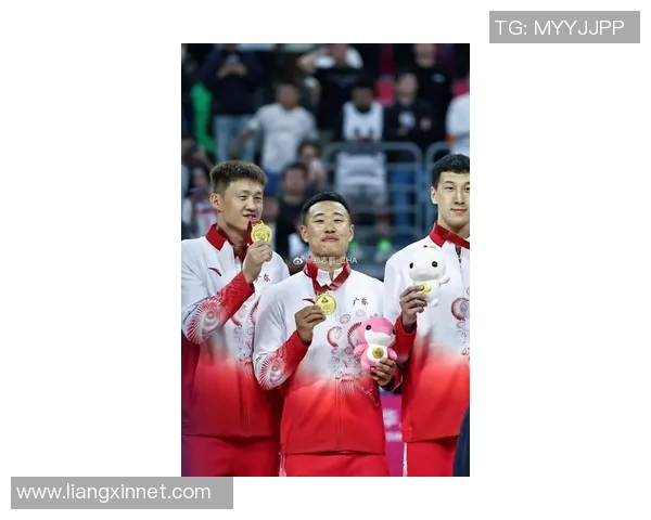 贺希宁与约翰逊联手发威深圳客场战胜广州终结对手九连败